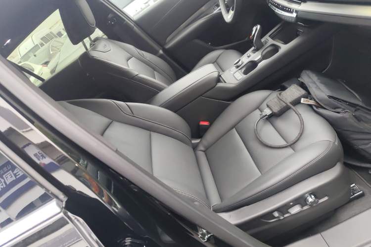 Used Cadillac XT4 2024 28T Two-Wheel-Drive Prestige Version
