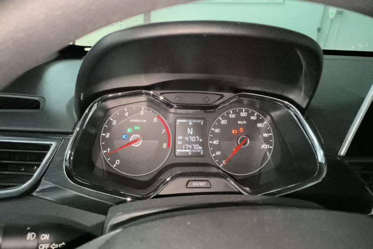 Used Baojun 310 2017 1.5L Automatic Luxury Model Instrument Cluster