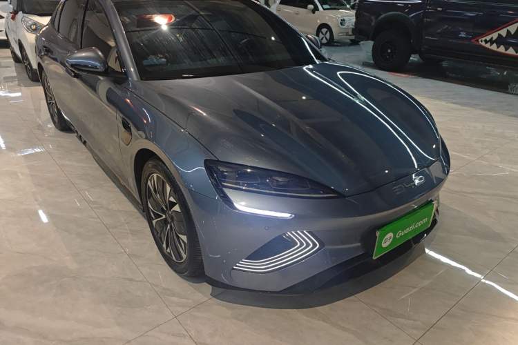 Used BYD Seal 2022 550 km Standard Range Rear-Wheel Drive Elite Version Exterior 1