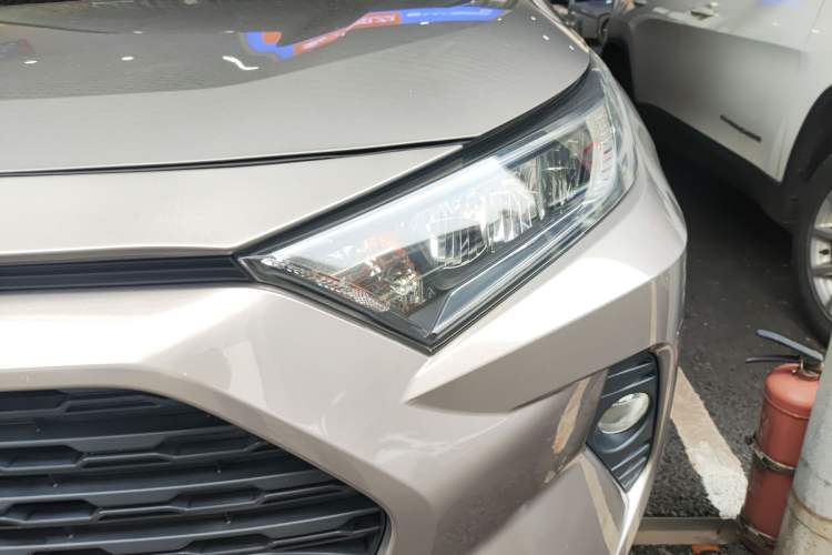 Used Toyota RAV4 2020 2.0L CVT Two-Wheel Drive Fashion Edition Left Front Headlight