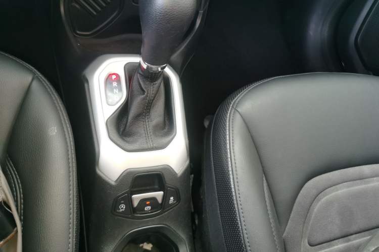 Used Jeep Renegade 2019 220T Automatic Leading Edition