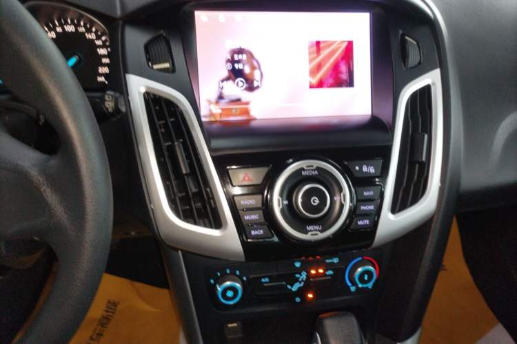 Used Ford Focus 2018 Hatchback Classic 1.6L Automatic Comfort Plus SmartDrive Edition
