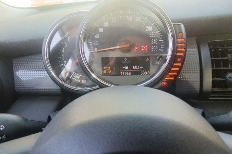 Used MINI 2014 1.5T COOPER Excitement Odometer Close Up