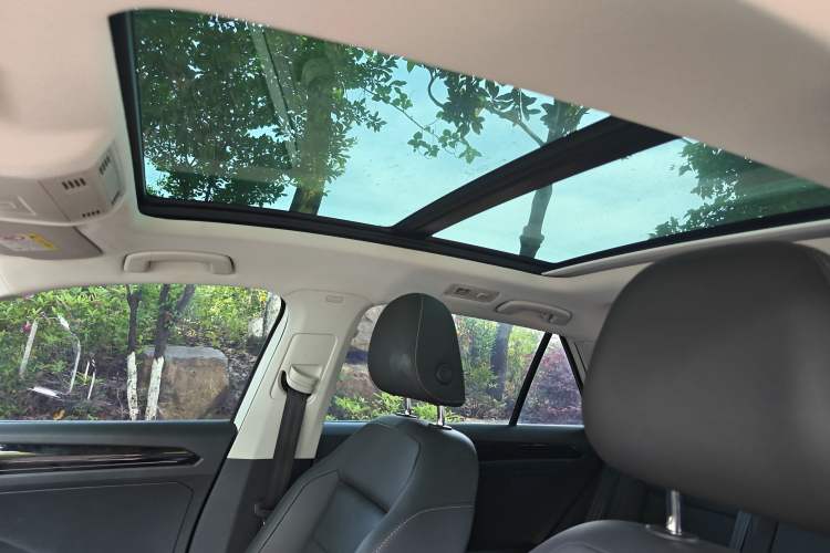 Used Volkswagen T-ROC 2020 280TSI DSG Two-Wheel Drive Comfort Version