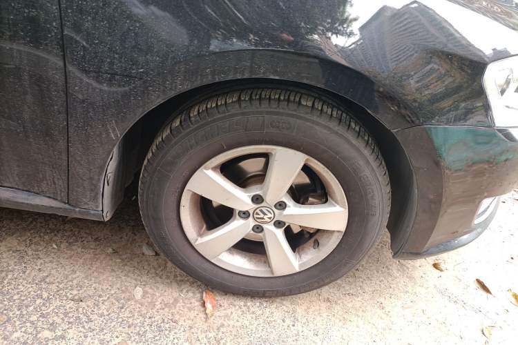 Used Volkswagen Lavida 2013 Revised Classic 1.6L Automatic Fashion Edition
