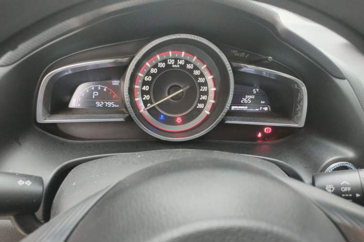 Used Mazda Mazda 3 Axela 2014 Sedan 1.5L Automatic Luxury Model