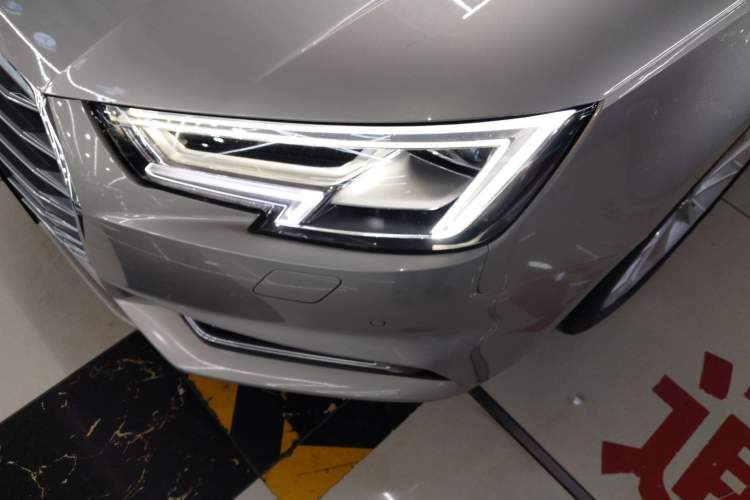 Used Audi A4L 2018 30th Anniversary Edition 40 TFSI Fashion Model