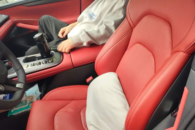 Used Xiaomi Auto SU7 2024 Four-Wheel Drive Ultra-Long Range Advanced Intelligent Driving Max Edition