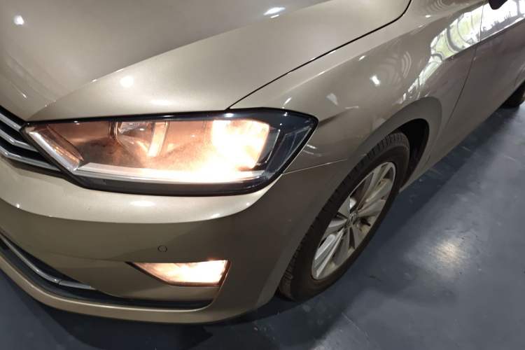 Used Volkswagen Golf Sportsvan 2016 180TSI Automatic Trend Model Left Front Headlight