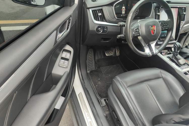 Used Roewe RX5 2018 30T Two-Wheel Drive Automatic Internet Smart Edition
