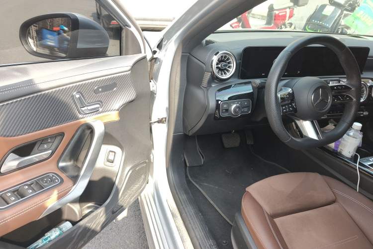 Used Mercedes-Benz A-Class 2024 Updated A 200 L Fashion Version
