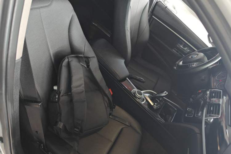 Used BMW 3 Series 2016 316Li Fashion Model
