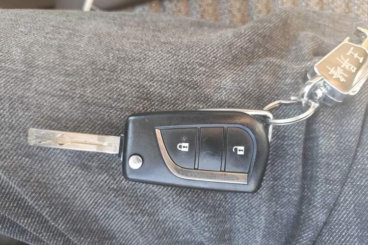 Used Toyota Highlander 2018 2.0T Four-Wheel Drive Elite Edition 7 Seats China VI Standard
