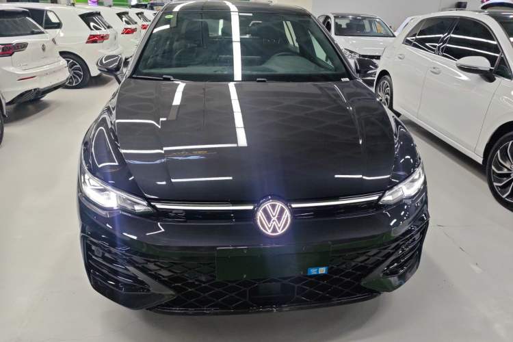 Used Volkswagen Golf 2025 Facelift 300TSI R-Line Front