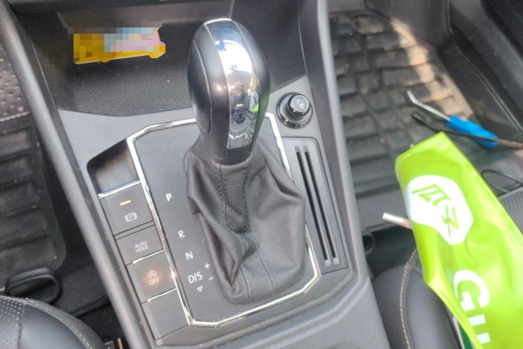 Used Volkswagen Lavida 2021 1.5L Automatic Comfort Edition Gear Lever