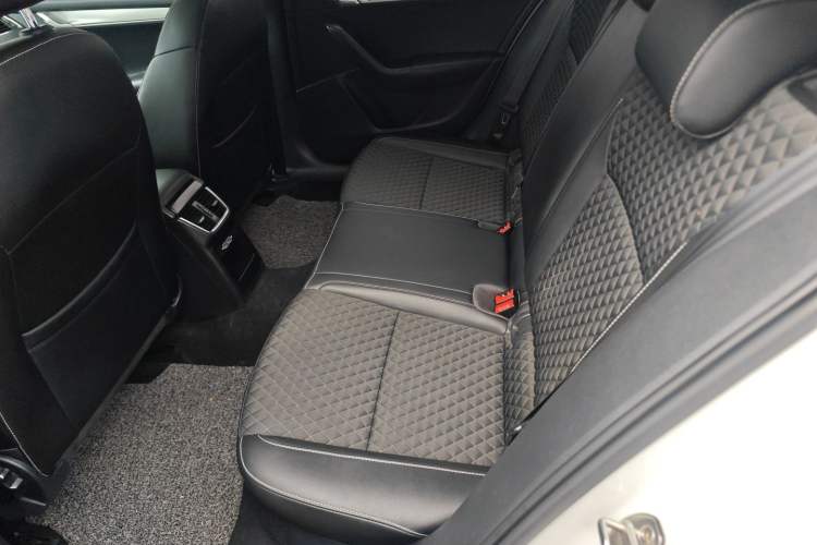 Used Skoda Octavia 2019 1.5L Automatic Smart Drive Luxury Edition China VI Standard
