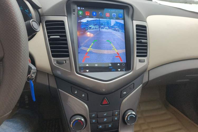 Used Chevrolet Cruze 2015 1.5L Classic SE AT Audio And AC Panel