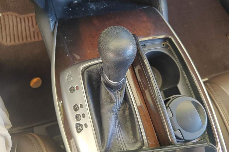 Used Infiniti QX60 2014 3.5L Four-Wheel Drive All-Terrain Version Gear Lever