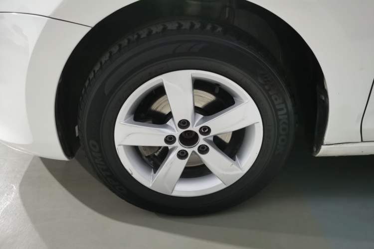 Used Volkswagen Santana 2015 1.6L Manual Fashion Edition