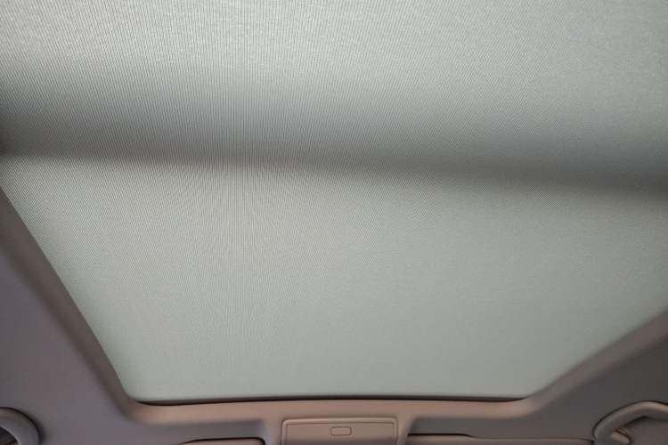 Used Volkswagen Tiguan L 2025 Model, Outstanding Version, 300TSI Automatic Two-Wheel Drive Longteng Edition