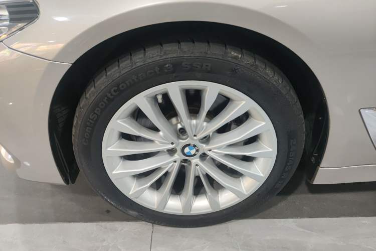 Used BMW 5 Series 2019 Facelifted 530Li Leading Edition Luxury Package
