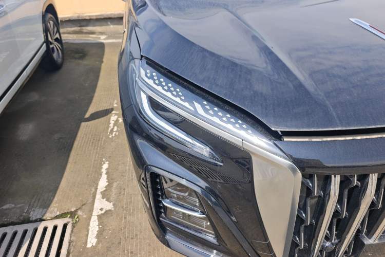 Used Hongqi HS3 2025 Model 1.5T Zhiwei Edition Right Front Headlight