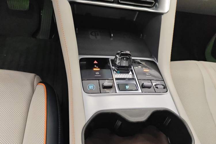 Used BYD Song PLUS New Energy 2024 HONOR Edition DM-i 150km Flagship PLUS Gear Lever