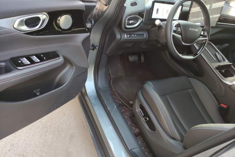 Used AION V 2023 Updated Plus 70 Intelligent Edition Lithium Iron Phosphate Driver Seat