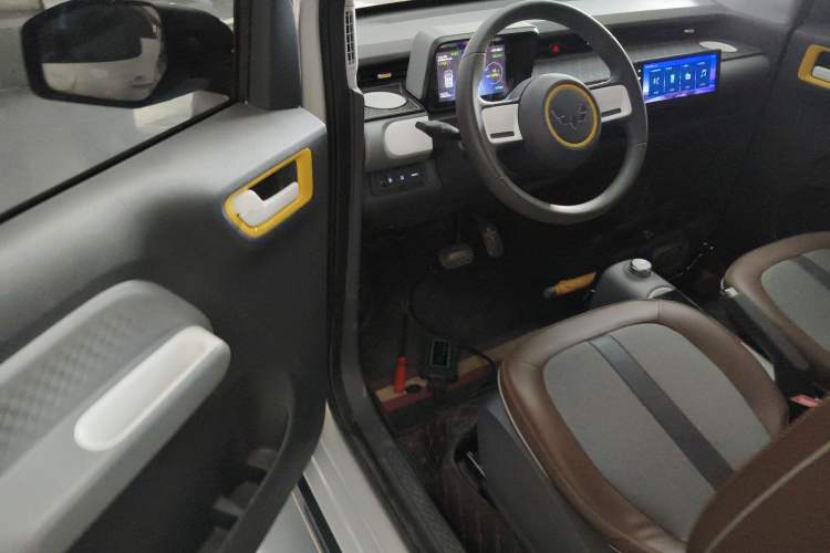 Used Wuling Hongguang MINIEV 2022 GAMEBOY 300km Enthusiast Model with Lithium Iron Phosphate