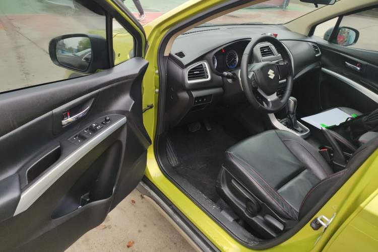 Used Suzuki S-Cross 2014 1.6L CVT Two-Wheel Drive Elite Version Driver Seat