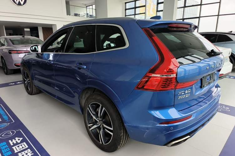 Used Volvo XC60 2019 T5 4x4 Smart & Dynamic Sport Edition China VI Standard