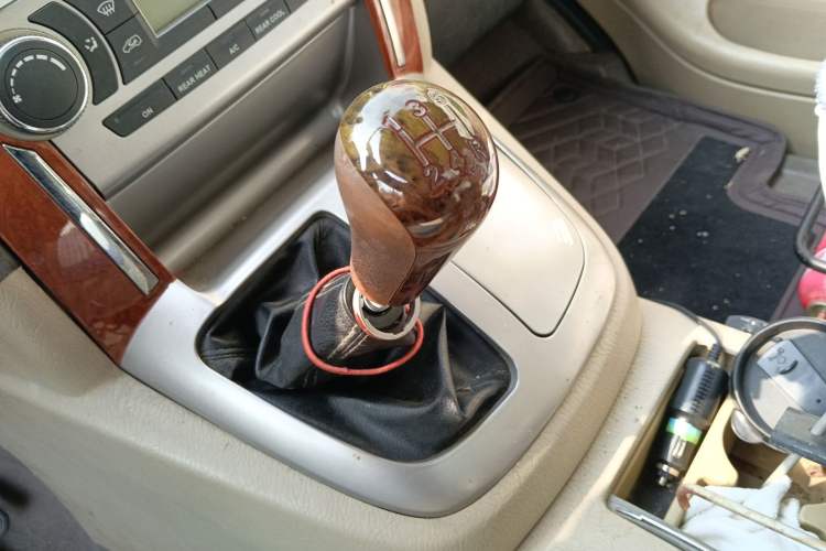 Used Foton MP-X E 2014 2.4L Wealth Express Comfort Edition 4G64