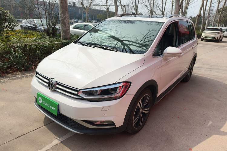 Used Volkswagen Touran 2018 Volkswagen Touran L 280TSI DSG Boundary Luxury Edition 7 Seats China VI Standard