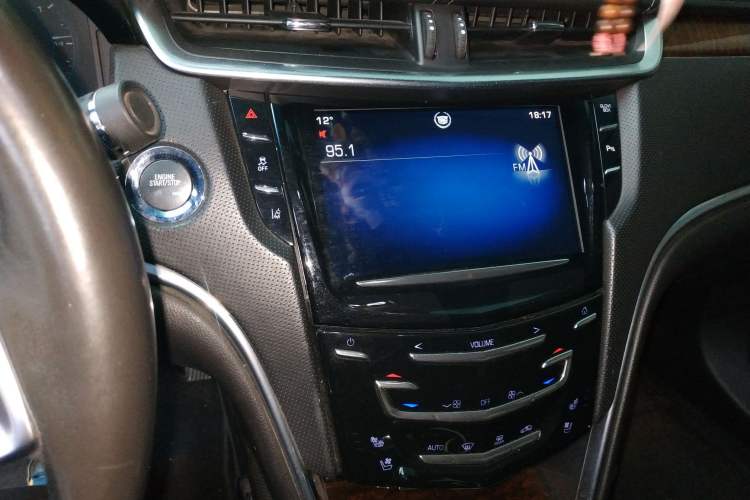 Used Cadillac XTS 2013 28T Leading Model