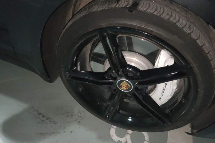 Used Porsche Taycan 2020 Taycan Right Front Wheel Hub