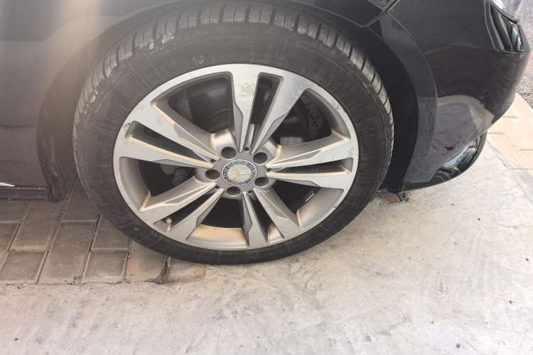 Used Mercedes-Benz E-Class 2014 E 300 L Sport Edition Right Front Wheel Hub