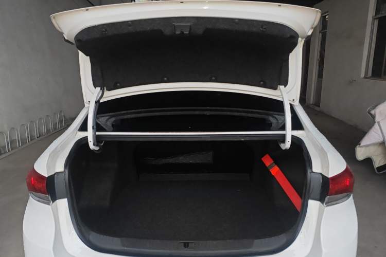 Used Buick GT 2019 18T Automatic Connected Elite Model China VI Standard Trunk