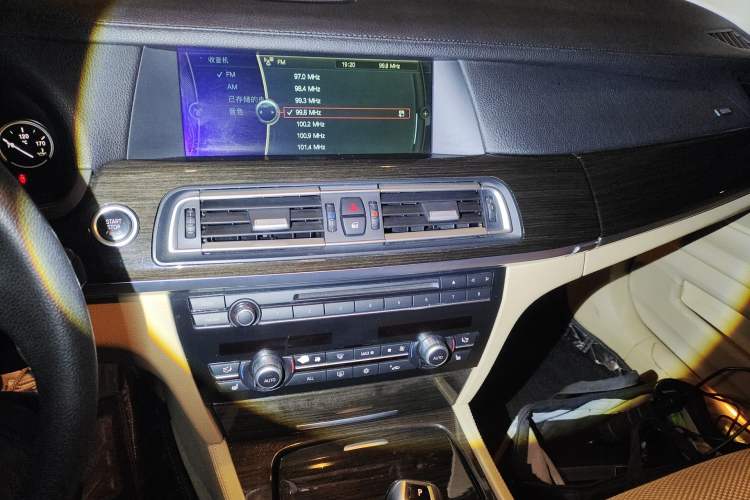 Used BMW 7 Series 2011 730Li Elegant Model
