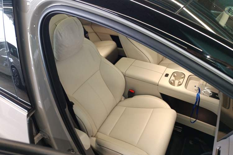 Used Li Auto i6 2025 Model Two-Wheel-Drive Standard Type