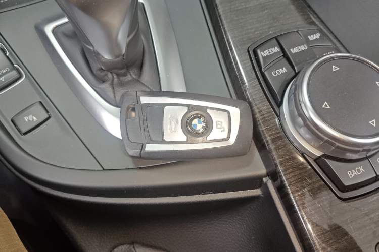 Used BMW 4 Series 2016 430i Convertible Design Package Vehicle Key