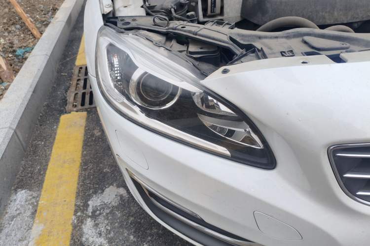 Used Volvo S60 2017 S60L T4 Smart Range Edition Right Front Headlight
