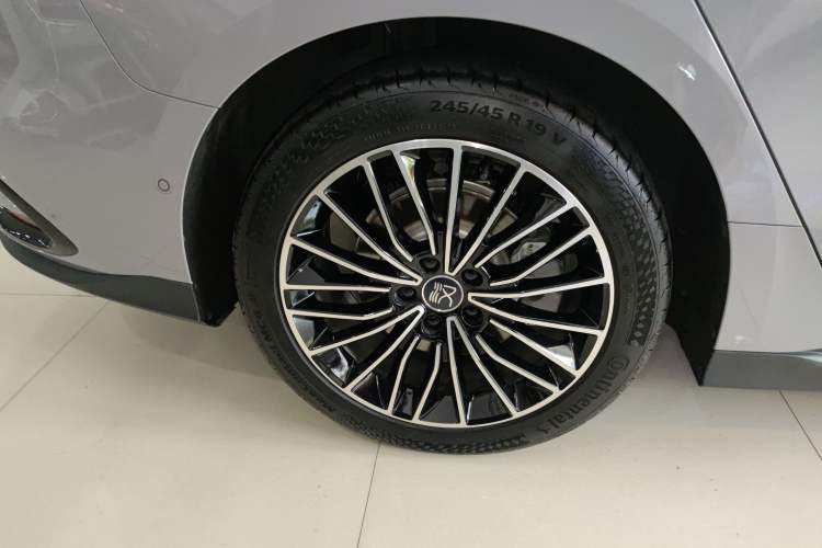 Used BYD Han 2025 DM-i 125KM LiDAR-Powered Intelligent Driving Model Exterior 3