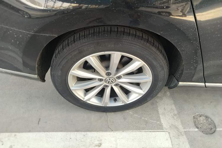 Used Volkswagen Magotan 2019 280TSI DSG Leading Model China VI Standard Right Rear Wheel Hub