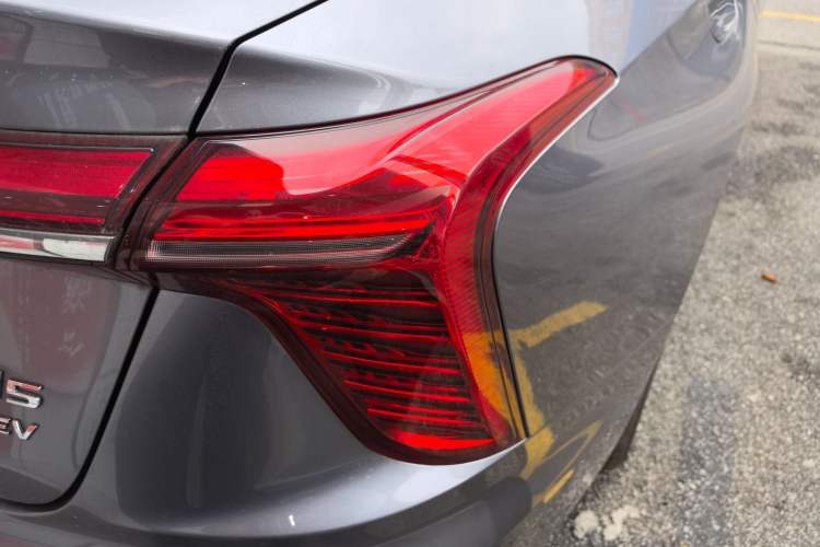 Used Hongqi H5 PHEV 2025 170 Super Hybrid Version Right Rear Taillight