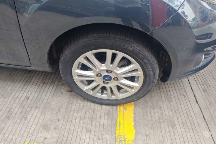 Used Ford Fiesta 2013 Hatchback 1.5L Automatic Fashion Edition
