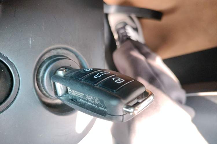 Used Audi Q2L 2022 35 TFSI Advanced Style Edition Vehicle Key