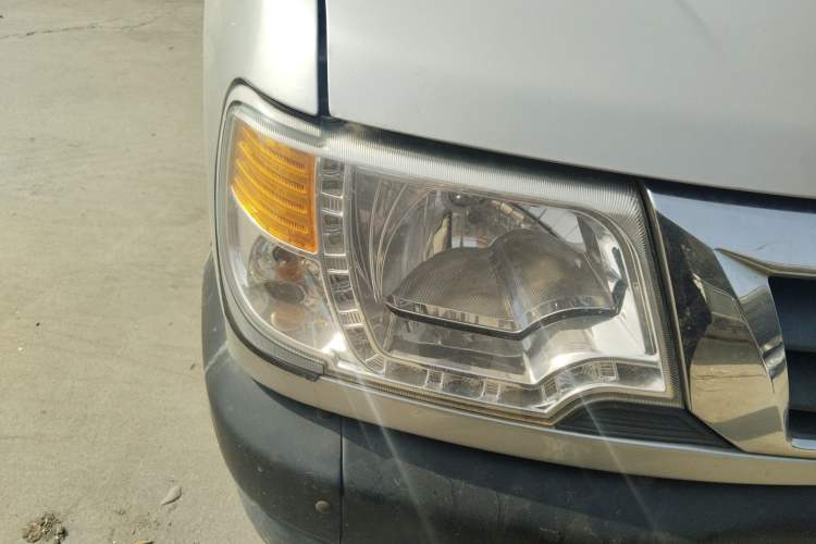 Used Dongfeng Ruichi 2013 3.2T Xingye Edition Diesel Two-Wheel Drive Standard Type CYQD80-E4