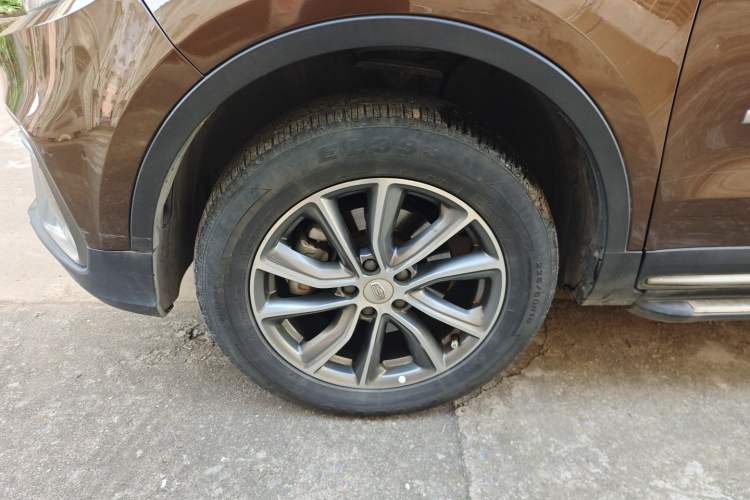 Used Geely Auto Emgrand X7 Sport 2018 1.8TD Automatic Two-Wheel Drive Smart Connect 4G Internet Edition
