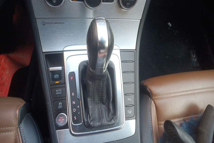 Used Volkswagen FAW-Volkswagen CC 2012 2.0 TSI Luxury Model Gear Lever