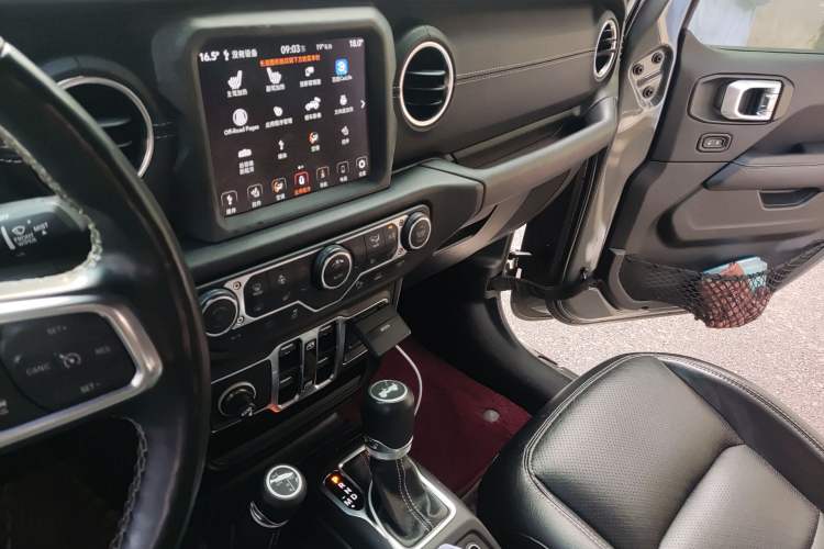 Used Jeep Wrangler New Energy 2021 Four-Door 2.0T 4xe Sahara Audio And AC Panel